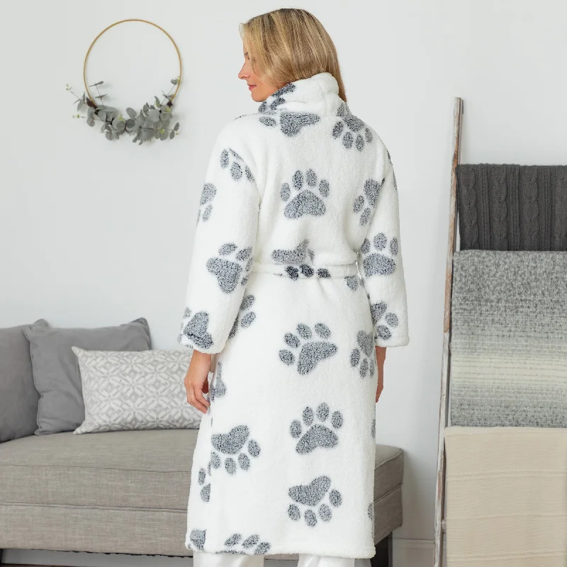 96372-super-cozy-prints-of-paws-sherpa-robe