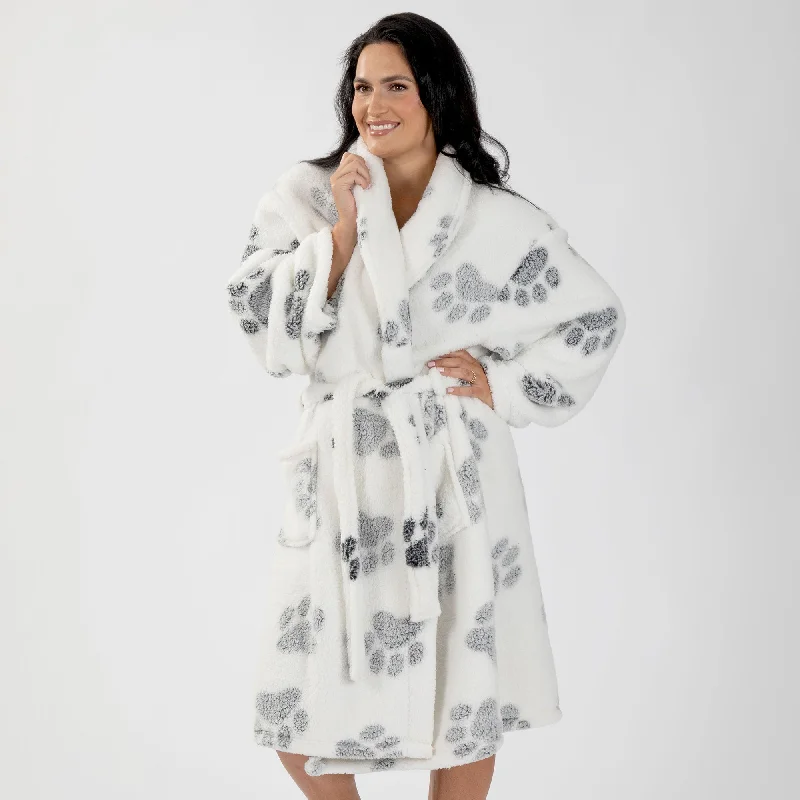 96372-super-cozy-prints-of-paws-sherpa-robe