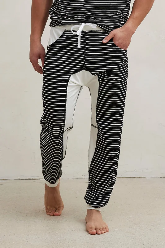 Black with Thin White Stripe / Large